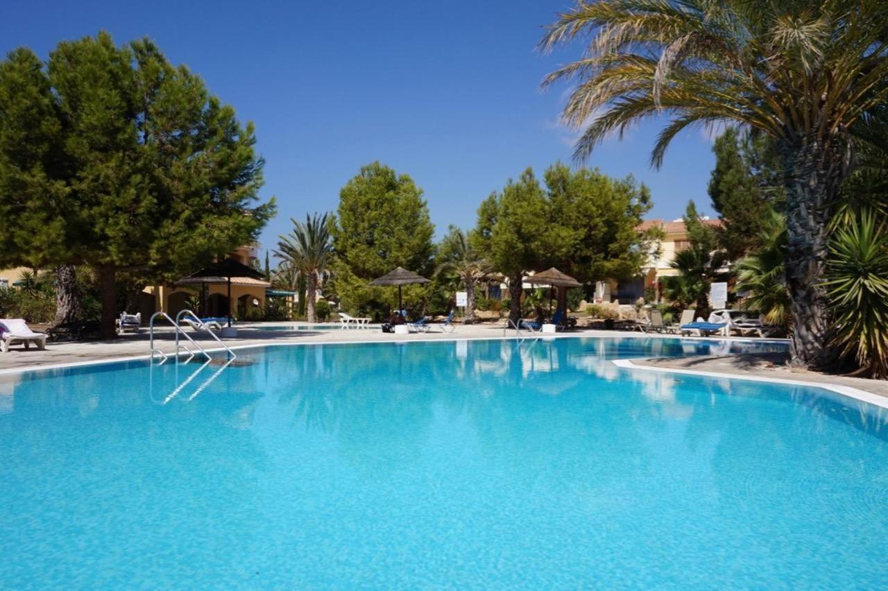 Modern Sea View Apartment Regina Gardens Paphos Kültér fotó